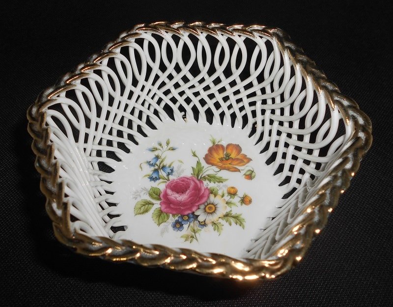 Porcelain Breakthrough Basket - JRJS CLUJ - Ø 12,5 cm / 4.5 inch